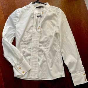 Classy women’s top: Dress up or down!